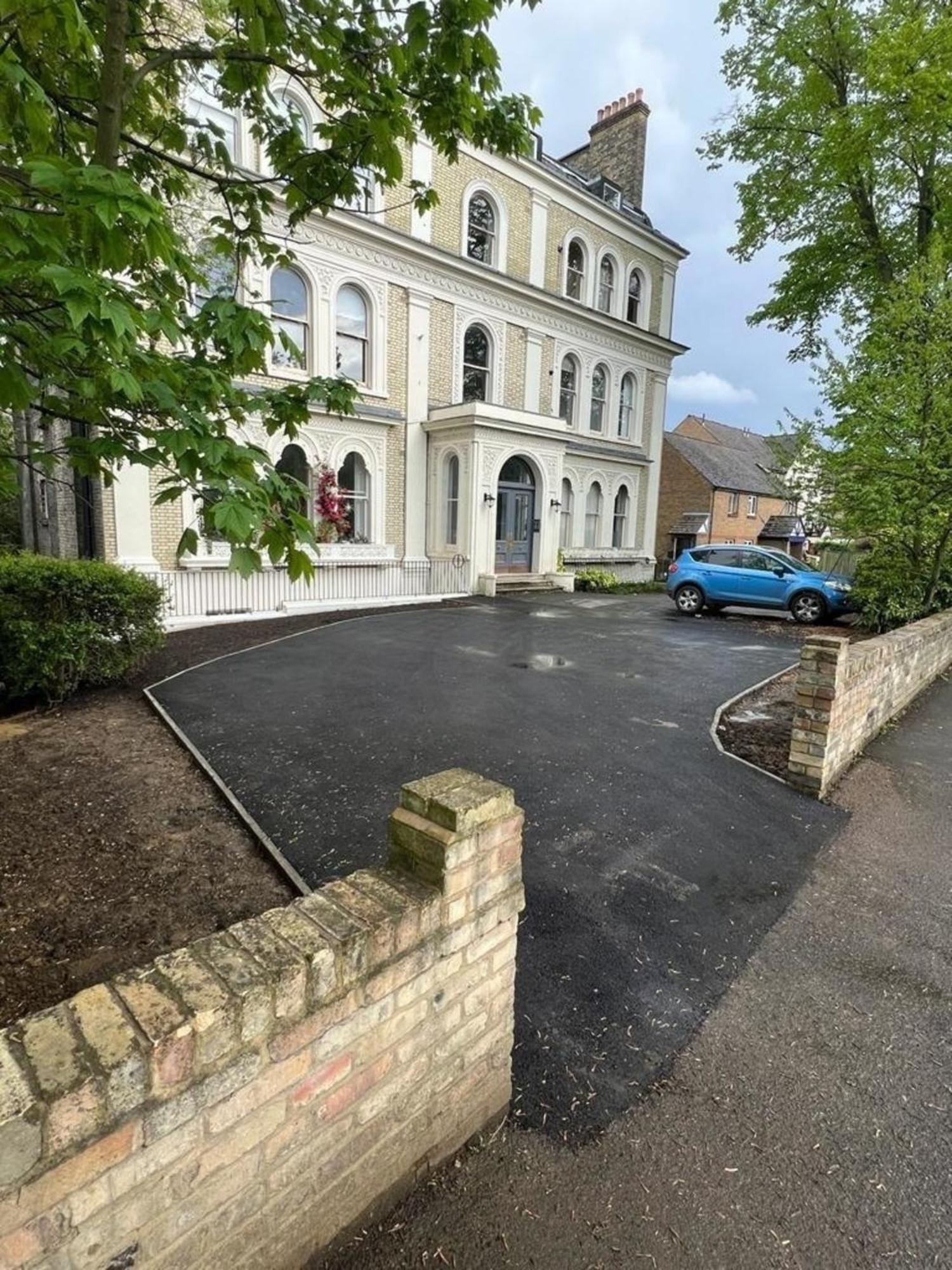 Apartamento In Einer Mit Herrlichem Garten Und Katze